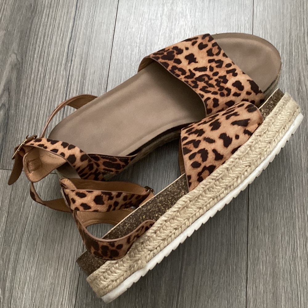 TORRID Platform Sandal - Picture 4 of 13